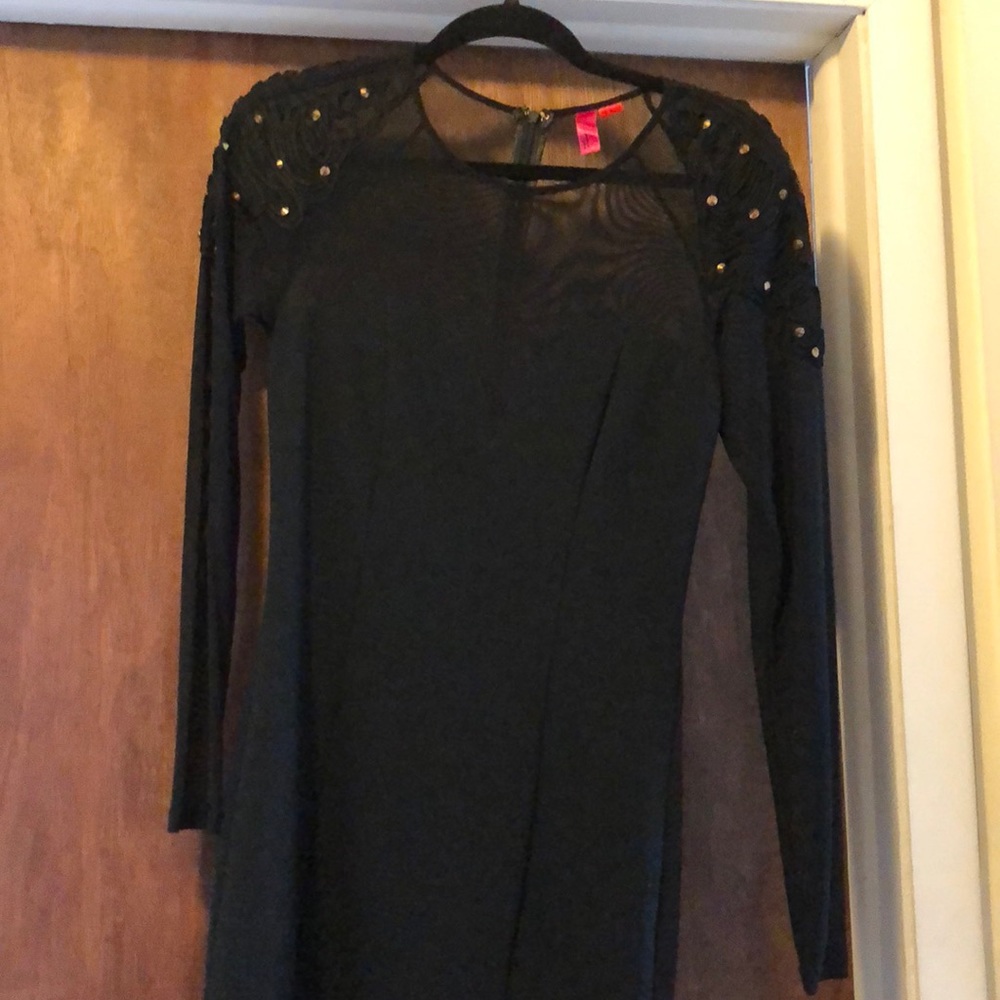 Black mesh with sweetheart neck